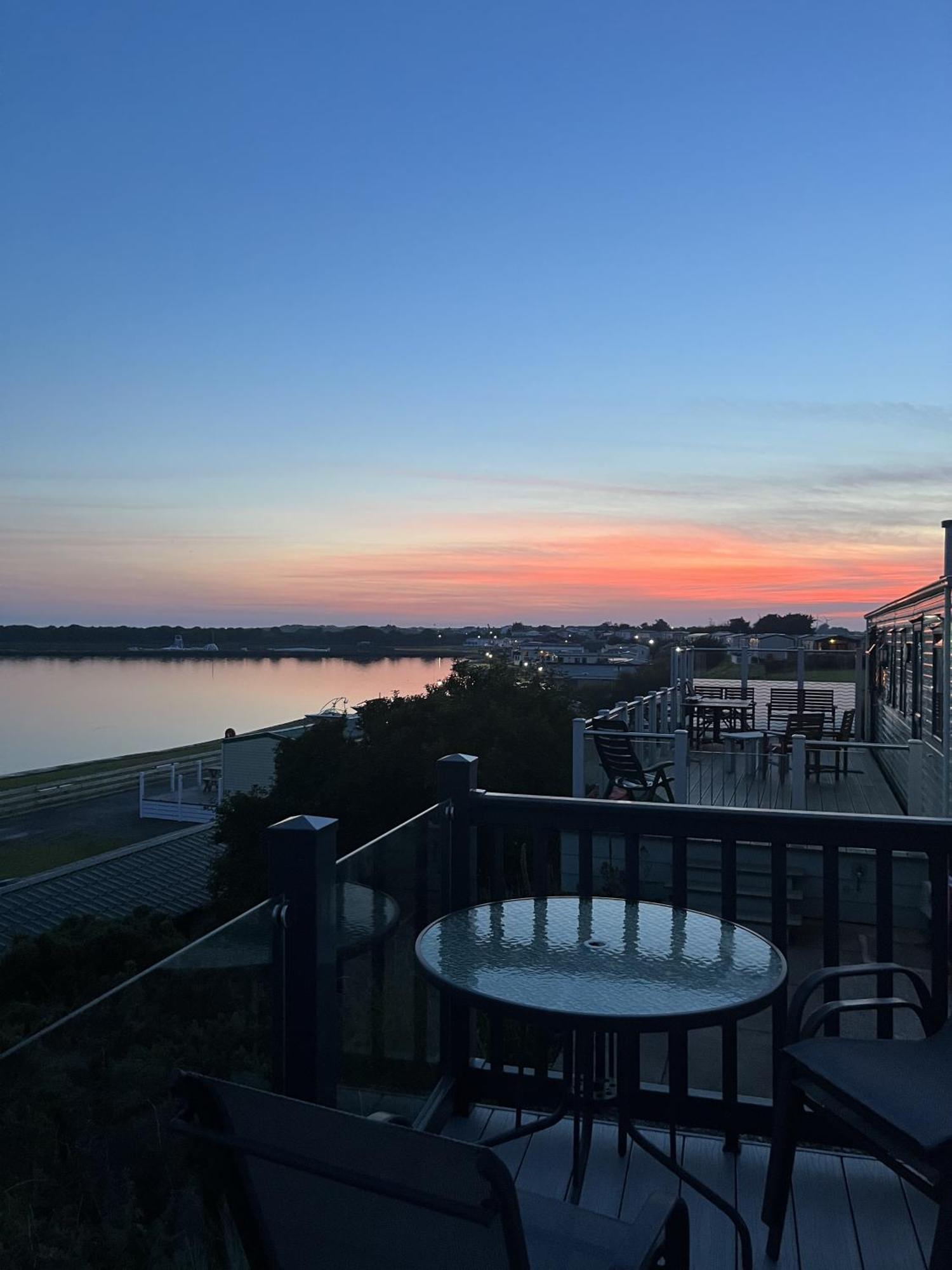 Lake View 92 Millom Bagian luar foto