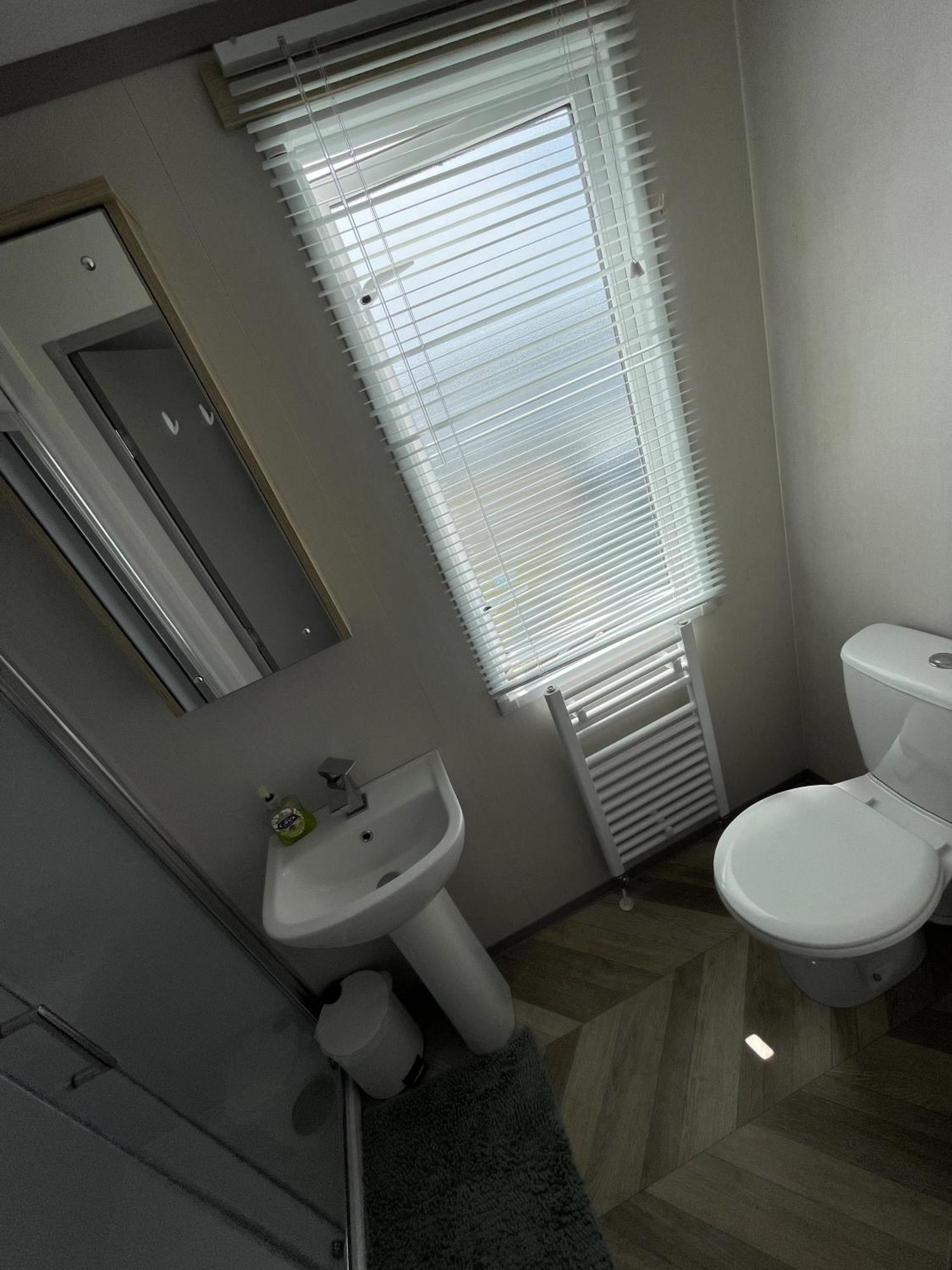 Lake View 92 Millom Bagian luar foto